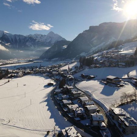 Holiday Flat Daniela, Hippach Im Zillertal ภายนอก รูปภาพ